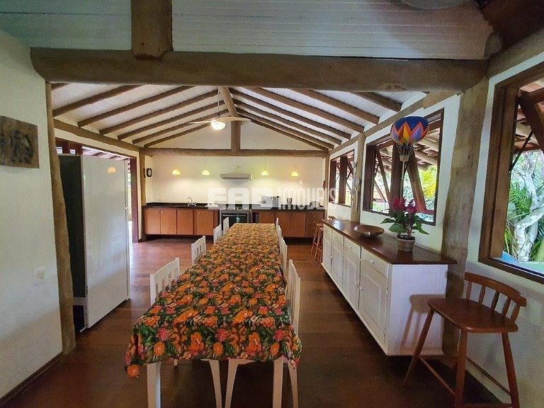 Piscina, 4 suítes, 90m do mar