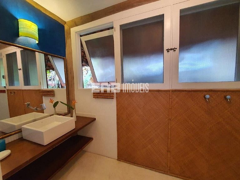 Piscina, 4 suítes, 90m do mar