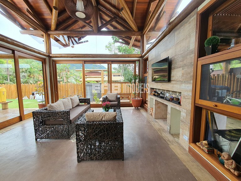 Casa com 4 suítes para temporada em Itamambuca