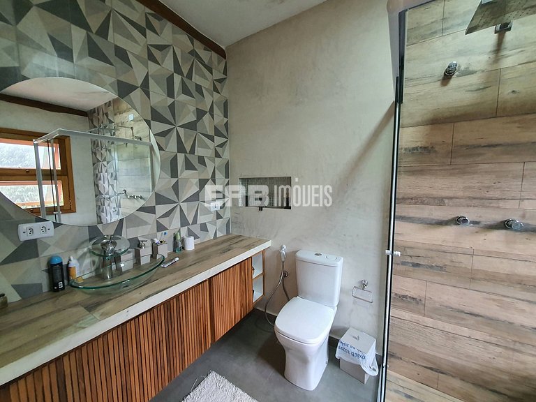 Casa com 4 suítes para temporada em Itamambuca