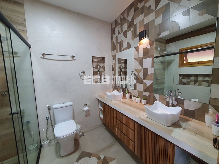 Casa com 4 suítes para temporada em Itamambuca