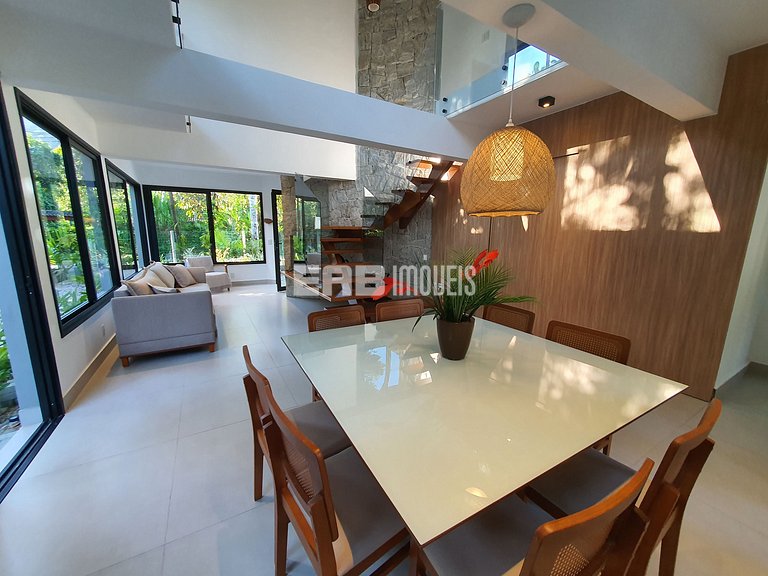 Casa com 4 suítes na praia do Prumirim