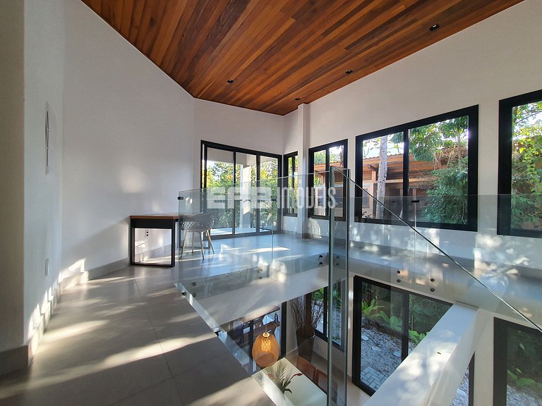 Casa com 4 suítes na praia do Prumirim