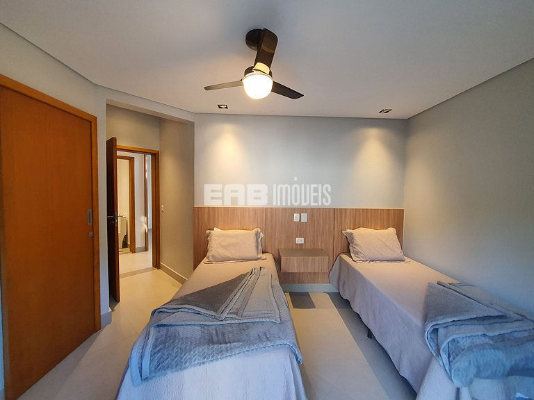 Casa com 4 suítes na praia do Prumirim