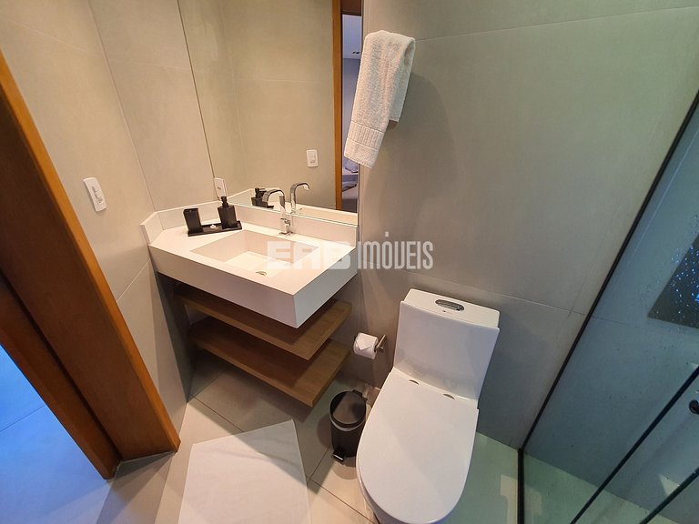 Casa com 4 suítes na praia do Prumirim