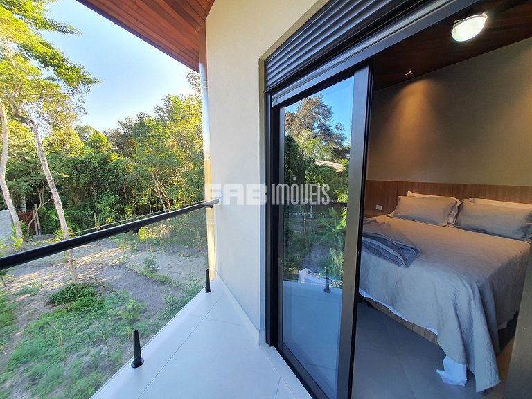 Casa com 4 suítes na praia do Prumirim