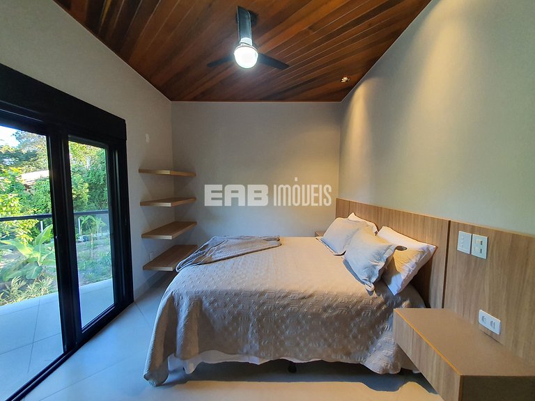 Casa com 4 suítes na praia do Prumirim