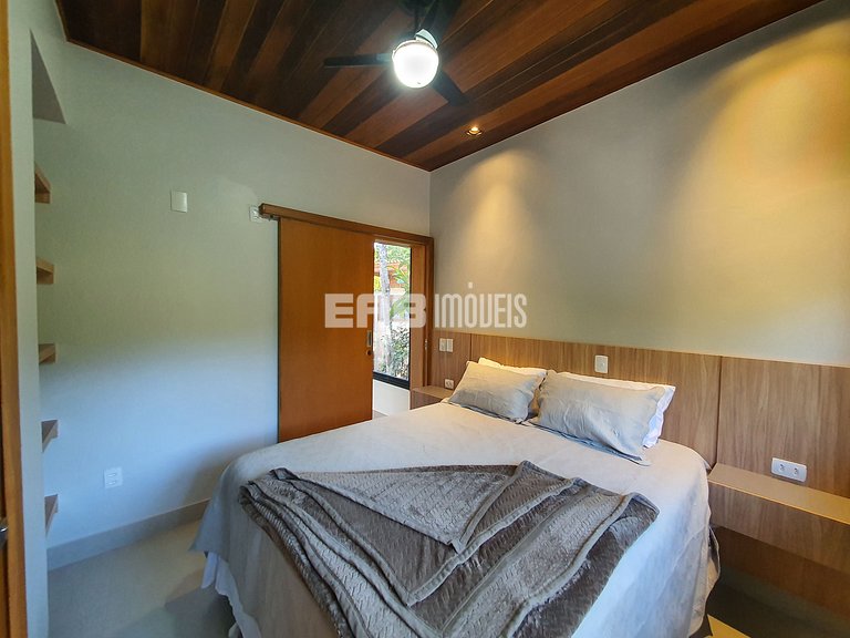 Casa com 4 suítes na praia do Prumirim