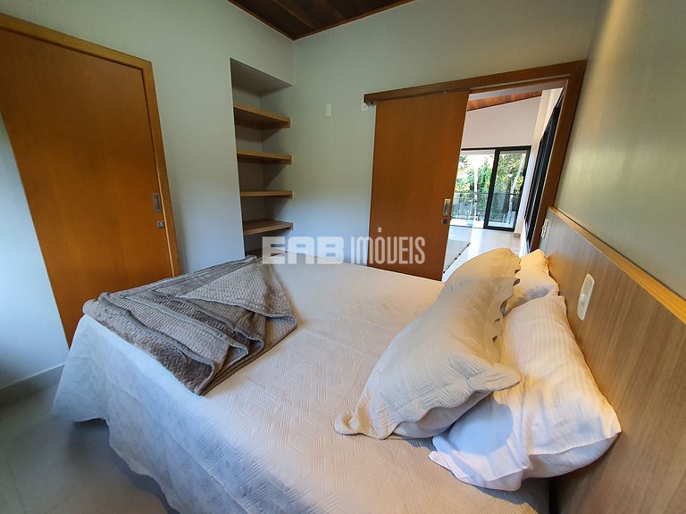 Casa com 4 suítes na praia do Prumirim