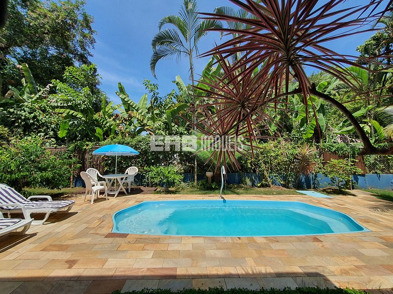 Casa com piscina e ar condicionado, a 160m da praia de Itama