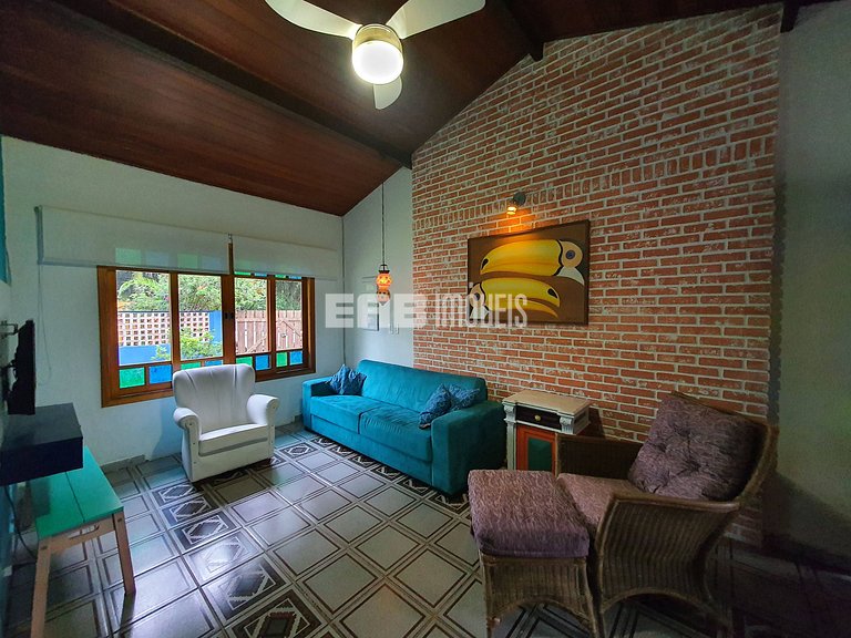 Casa com piscina e ar condicionado, a 160m da praia de Itama