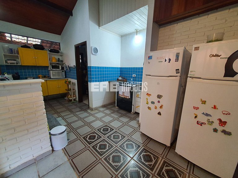 Casa com piscina e ar condicionado, a 160m da praia de Itama