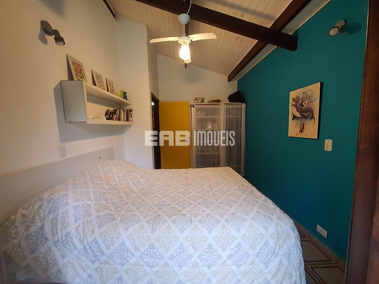 Casa com piscina e ar condicionado, a 160m da praia de Itama