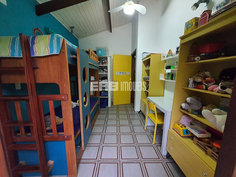 Casa com piscina e ar condicionado, a 160m da praia de Itama