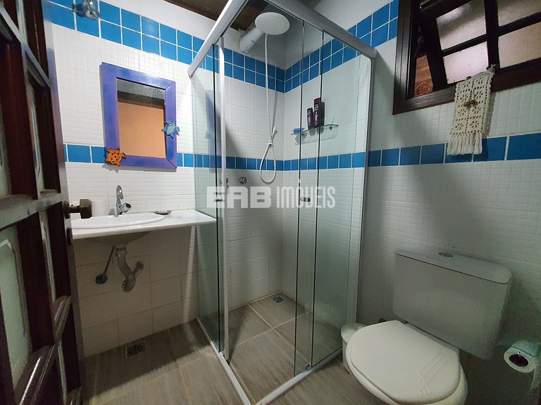 Casa com piscina e ar condicionado, a 160m da praia de Itama