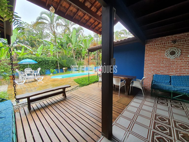 Casa com piscina e ar condicionado, a 160m da praia de Itama