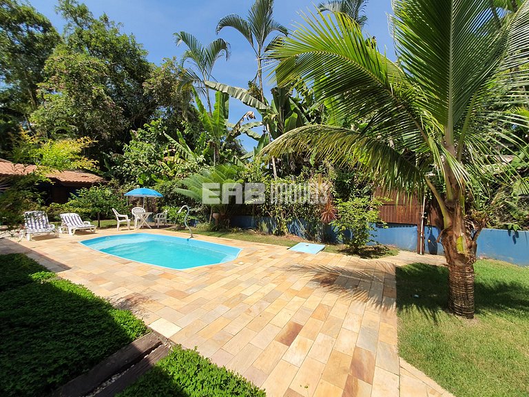 Casa com piscina e ar condicionado, a 160m da praia de Itama