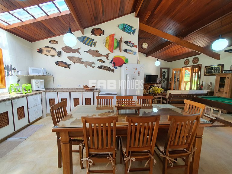 Casa de praia com vista e lazer