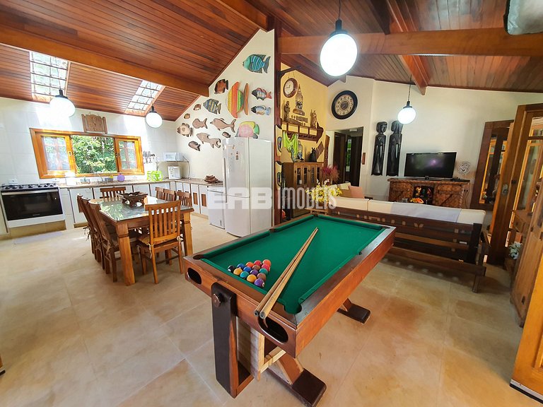 Casa de praia com vista e lazer