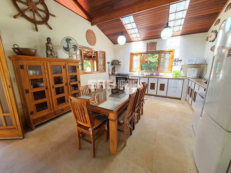 Casa de praia com vista e lazer