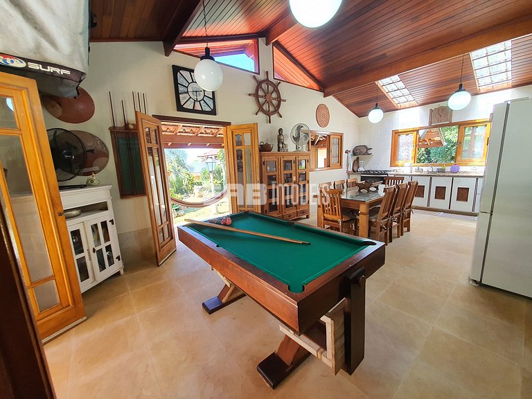 Casa de praia com vista e lazer