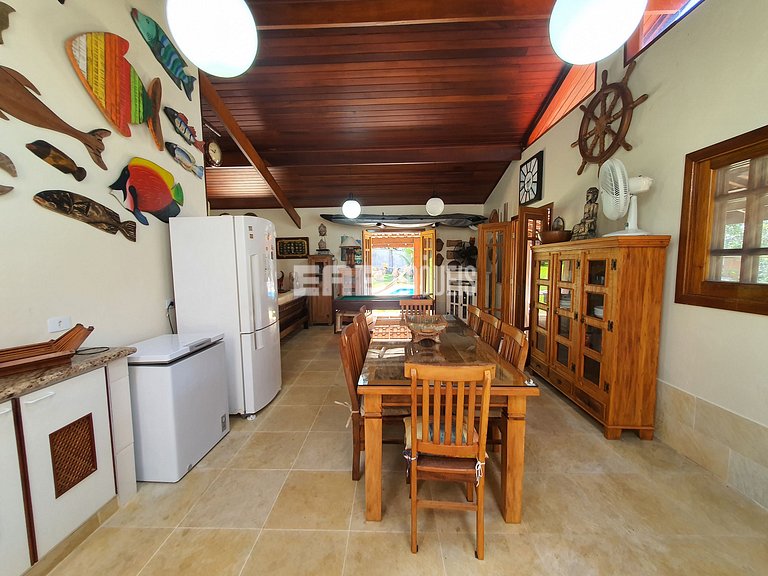 Casa de praia com vista e lazer