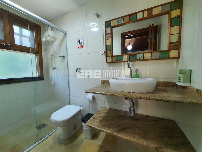 Casa de praia com vista e lazer