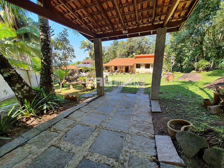 Casa de praia com vista e lazer