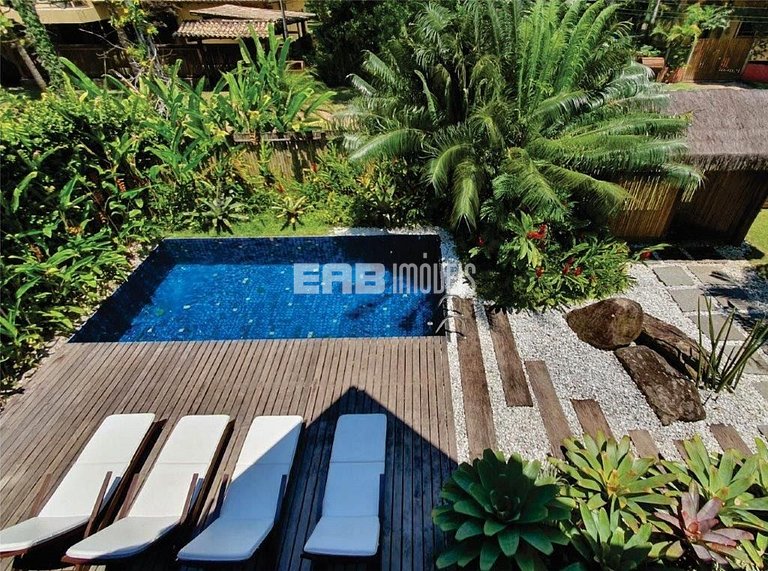 Piscina, 4 suítes, 90m do mar