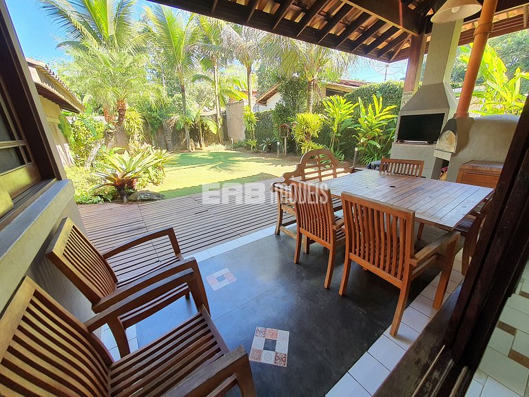 Casa a poucos passos da praia