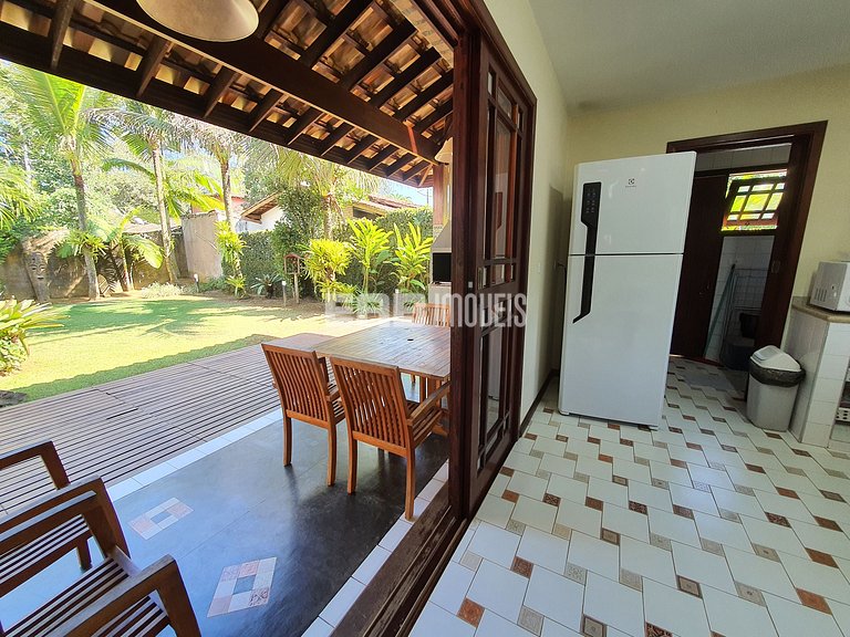 Casa a poucos passos da praia