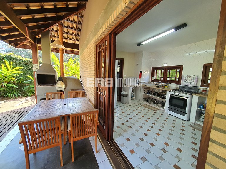 Casa a poucos passos da praia