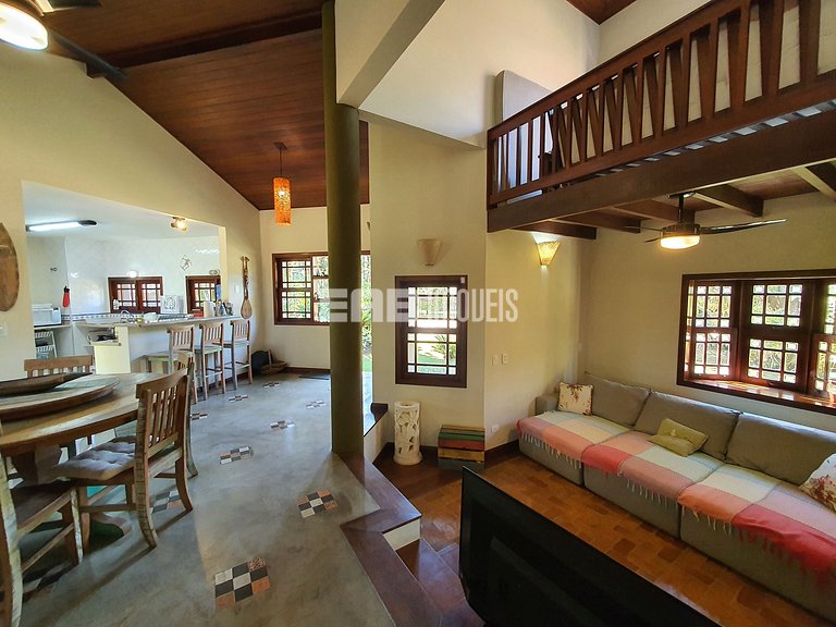 Casa a poucos passos da praia