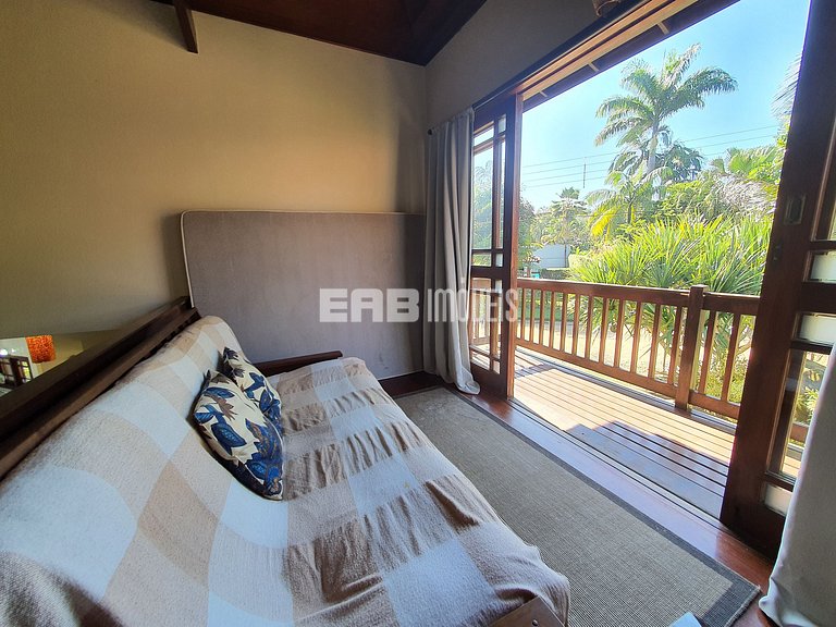 Casa a poucos passos da praia