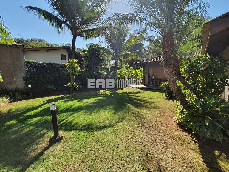 Casa a poucos passos da praia