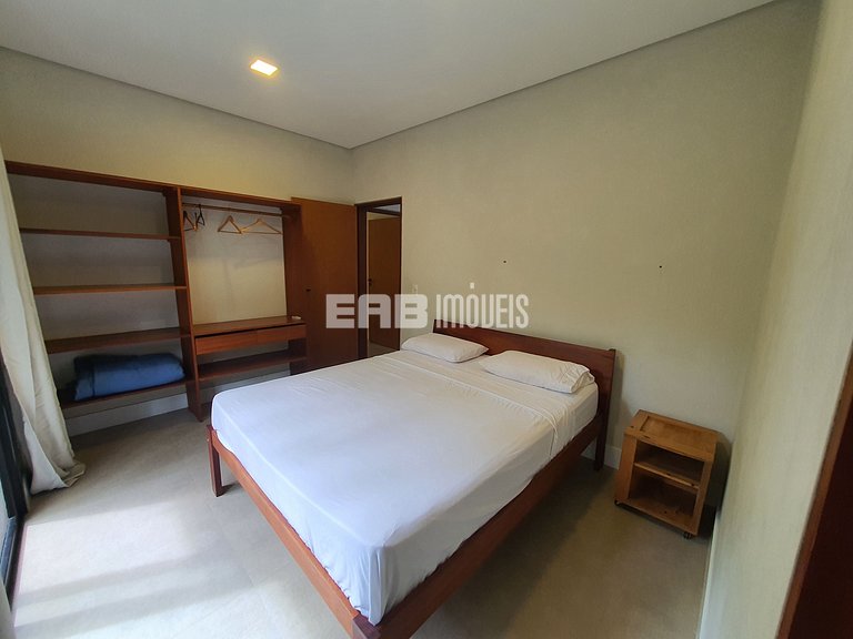 Casa com 4 suítes, ar e churrasqueira na praia de Itamambuca