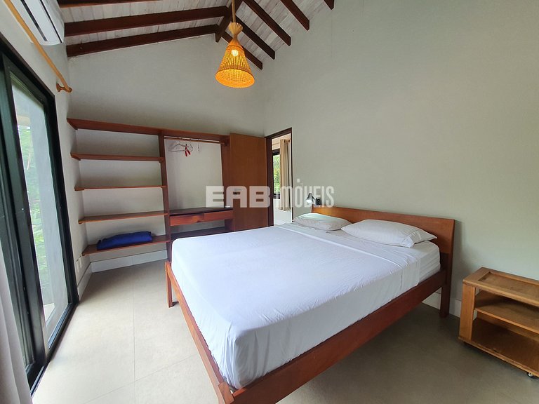 Casa com 4 suítes, ar e churrasqueira na praia de Itamambuca