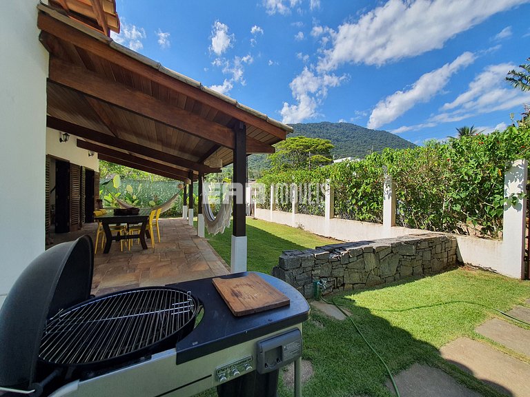Casa para temporada em Itamambuca, a 80m do mar