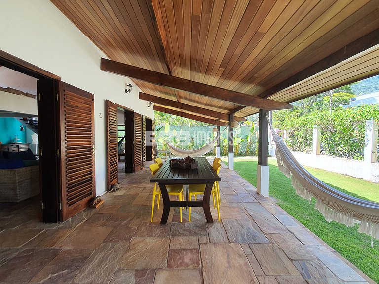 Casa para temporada em Itamambuca, a 80m do mar