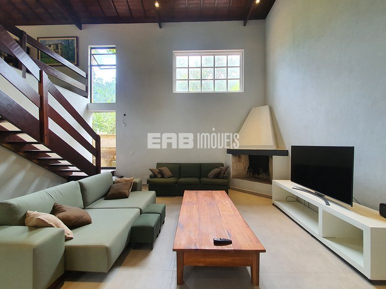 Casa estilosa com churrasqueira em Itamambuca