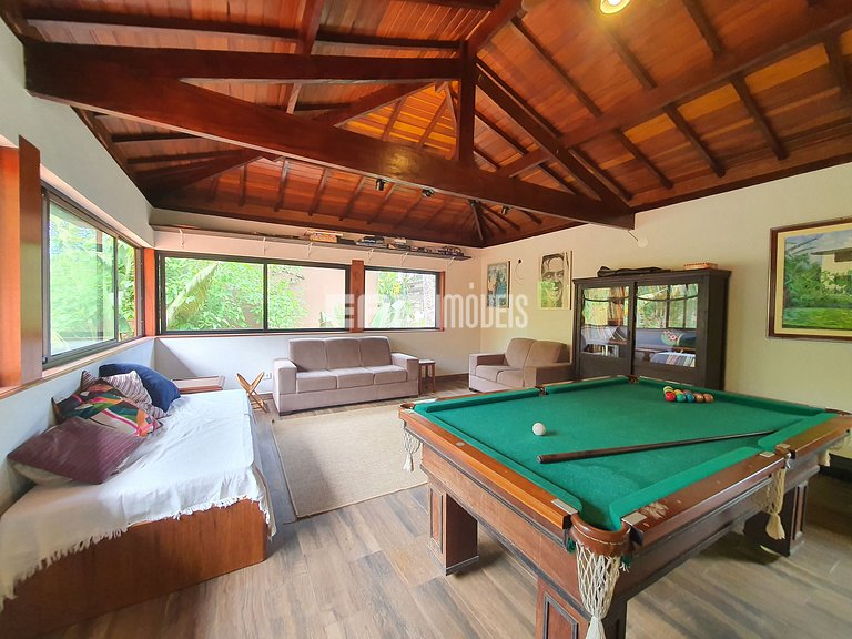 Casa estilosa com churrasqueira em Itamambuca