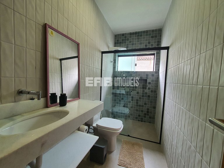 Casa modernizada com churrasqueira em Itamambuca