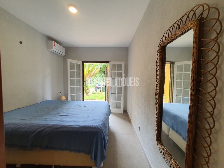 Casa modernizada com churrasqueira em Itamambuca