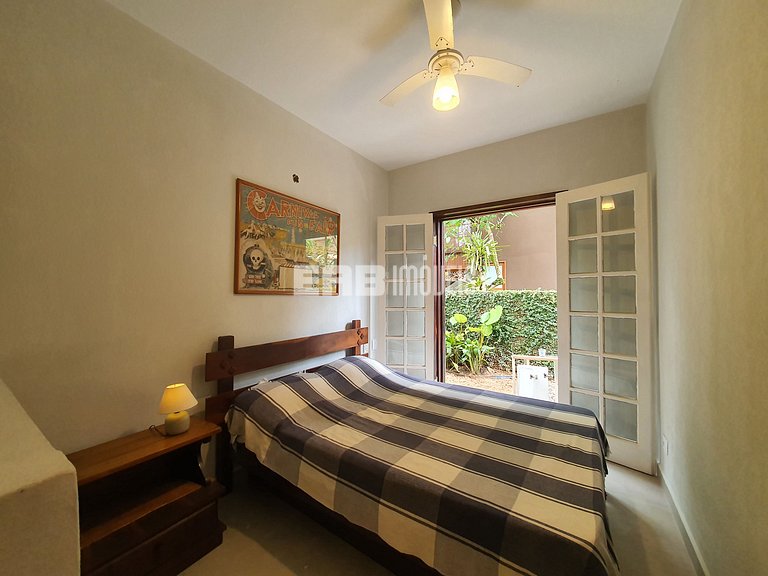 Casa modernizada com churrasqueira em Itamambuca