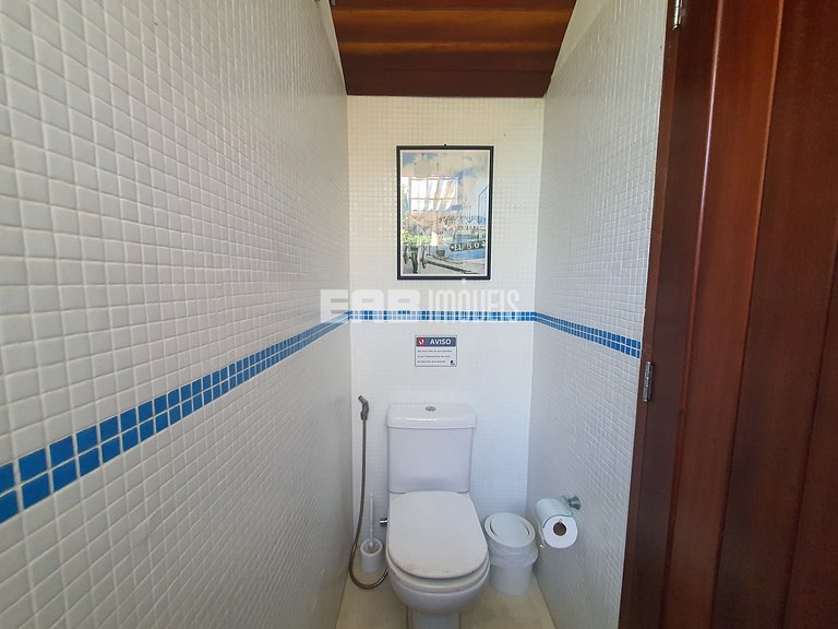 Charmosa e confortável, com muito verde ao redor