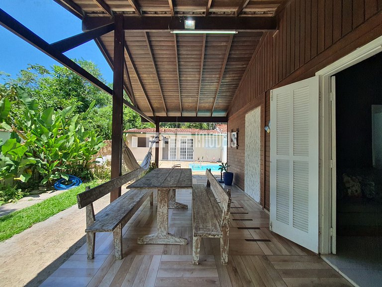 Casa para até 20 pessoas em Itamambuca