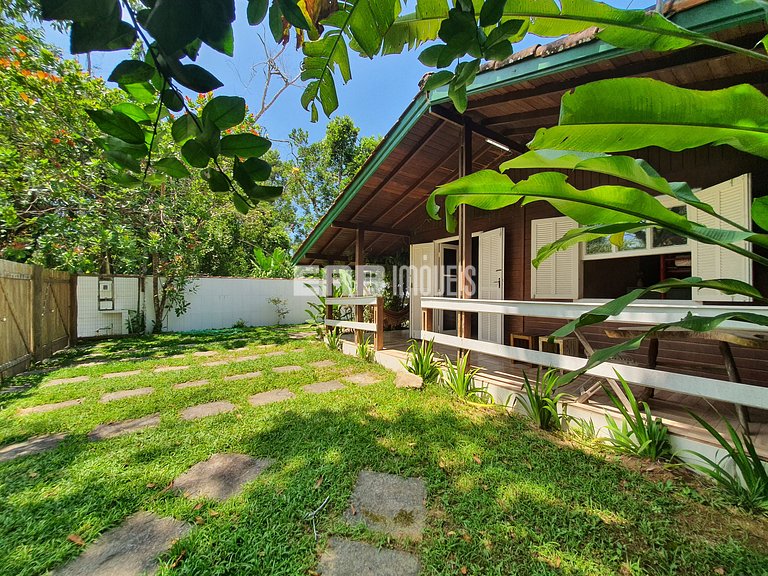 Casa para até 20 pessoas em Itamambuca