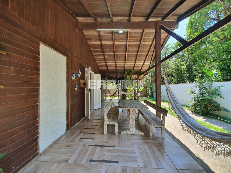 Casa para até 20 pessoas em Itamambuca