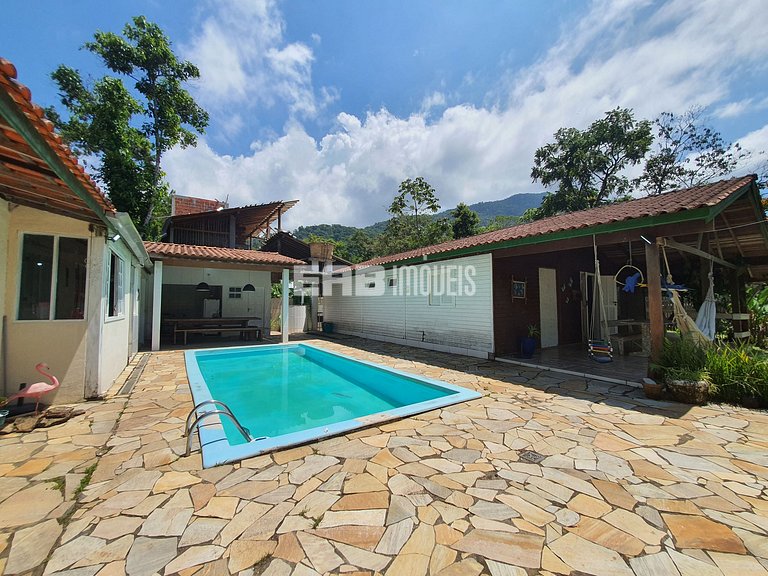 Casa para até 20 pessoas em Itamambuca