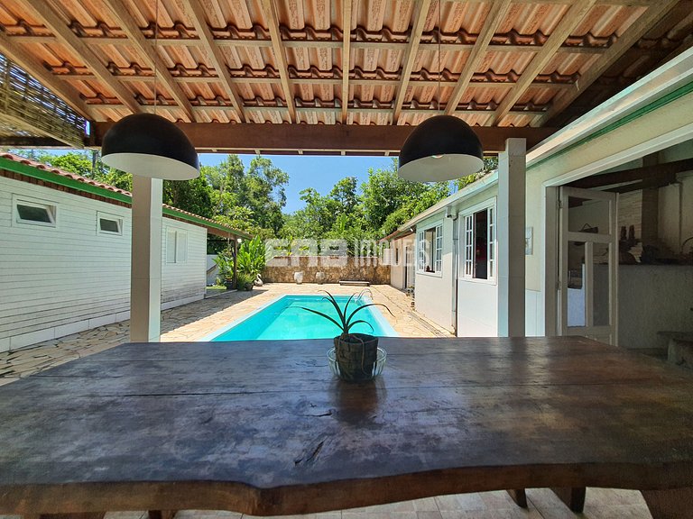 Casa para até 20 pessoas em Itamambuca